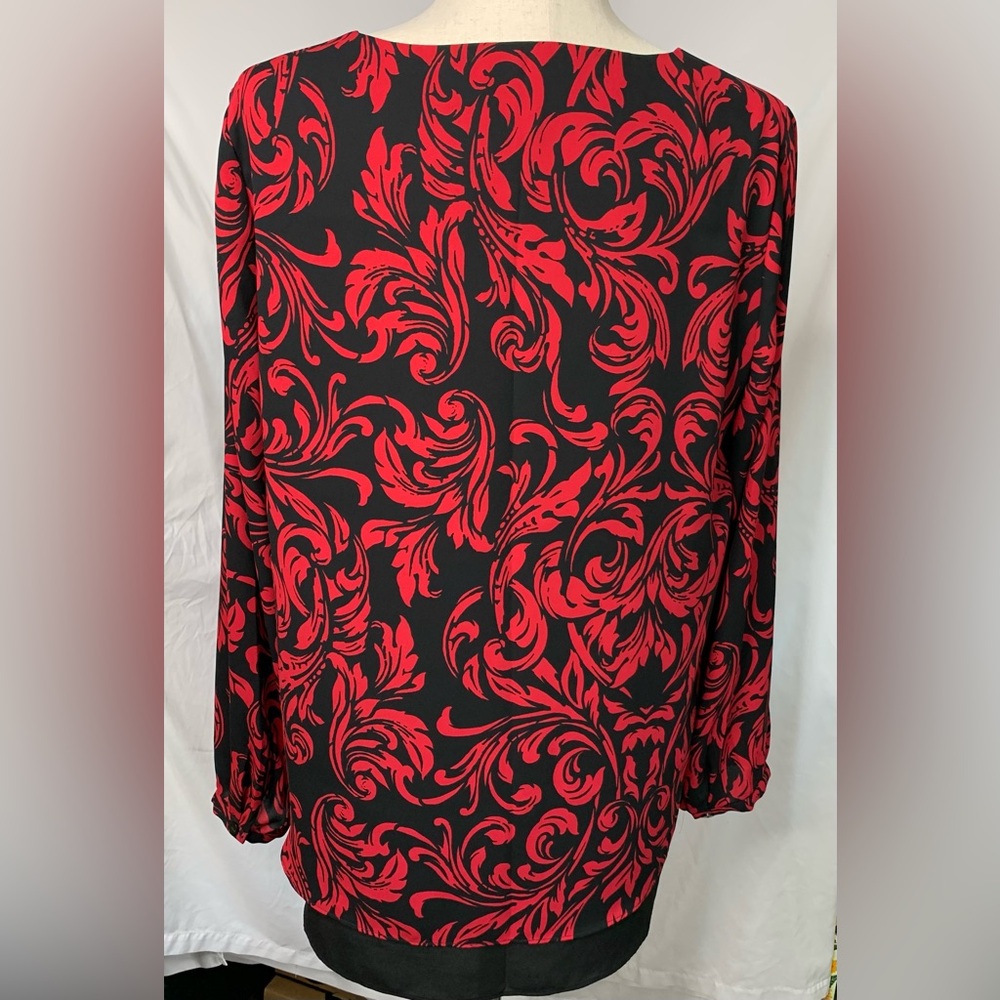 3/$30 Chicos Women's Size 1 Blouse Red Black High Low Lined Dressy  Floral Top - Picture 3 of 13